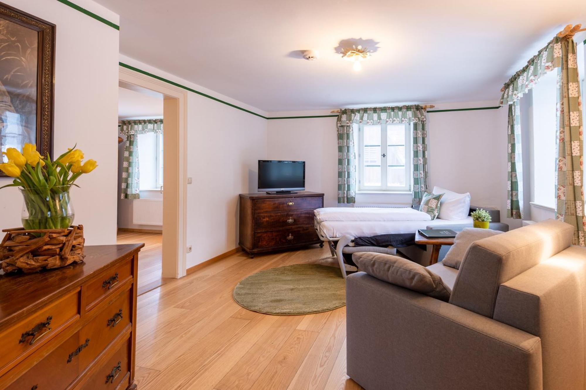 Schlossgaststatte Hohenberg Apartment Seeshaupt Ngoại thất bức ảnh
